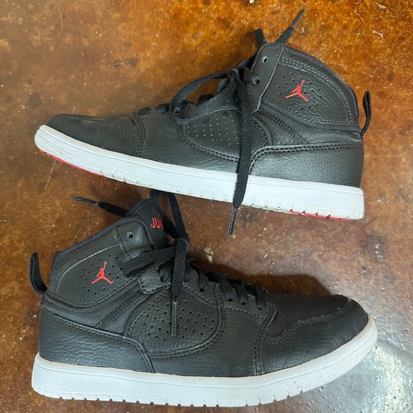 Jumpman Shoes - Picture 5 of 7